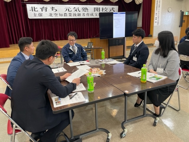 写真4　茶話会の様子