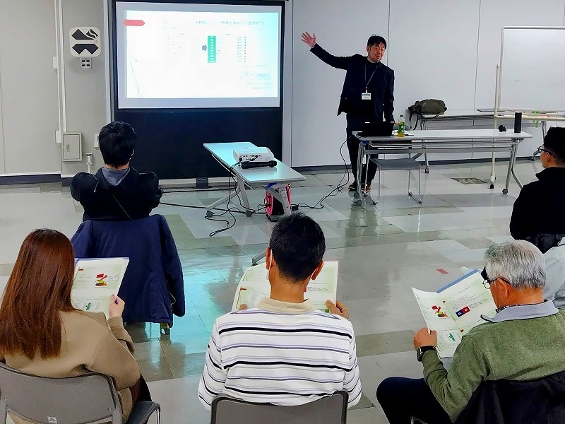 写真2　　情報提供する工藤氏