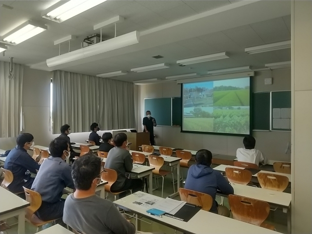 写真1　座学による農業基礎科学