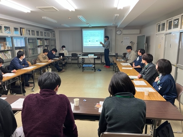 食味試験について説明を行う栗林専門普及指導員